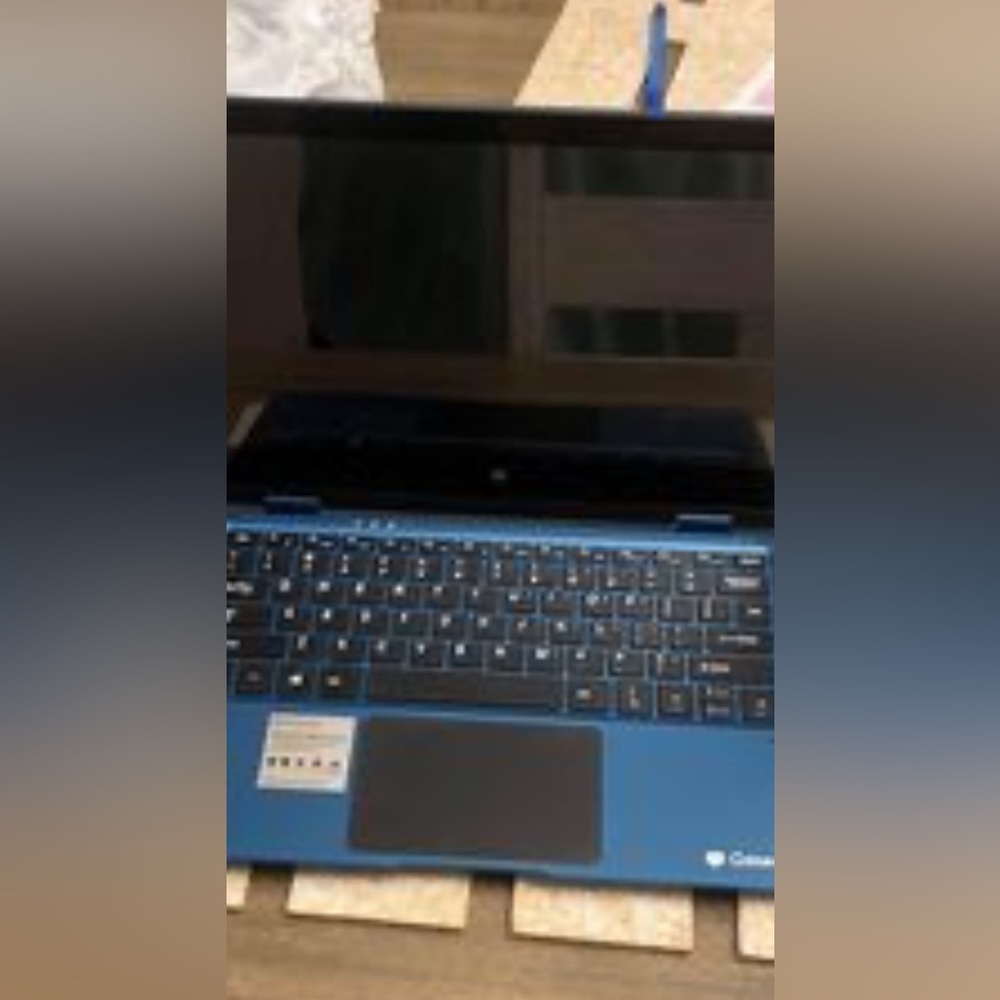 Laptops - Picture 2 of 4